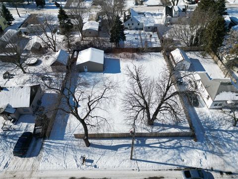 211 Oxford Street Hampton Charter Township MI 48708