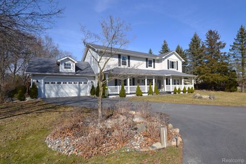 4072 W MAPLE Road Wixom City MI 48393