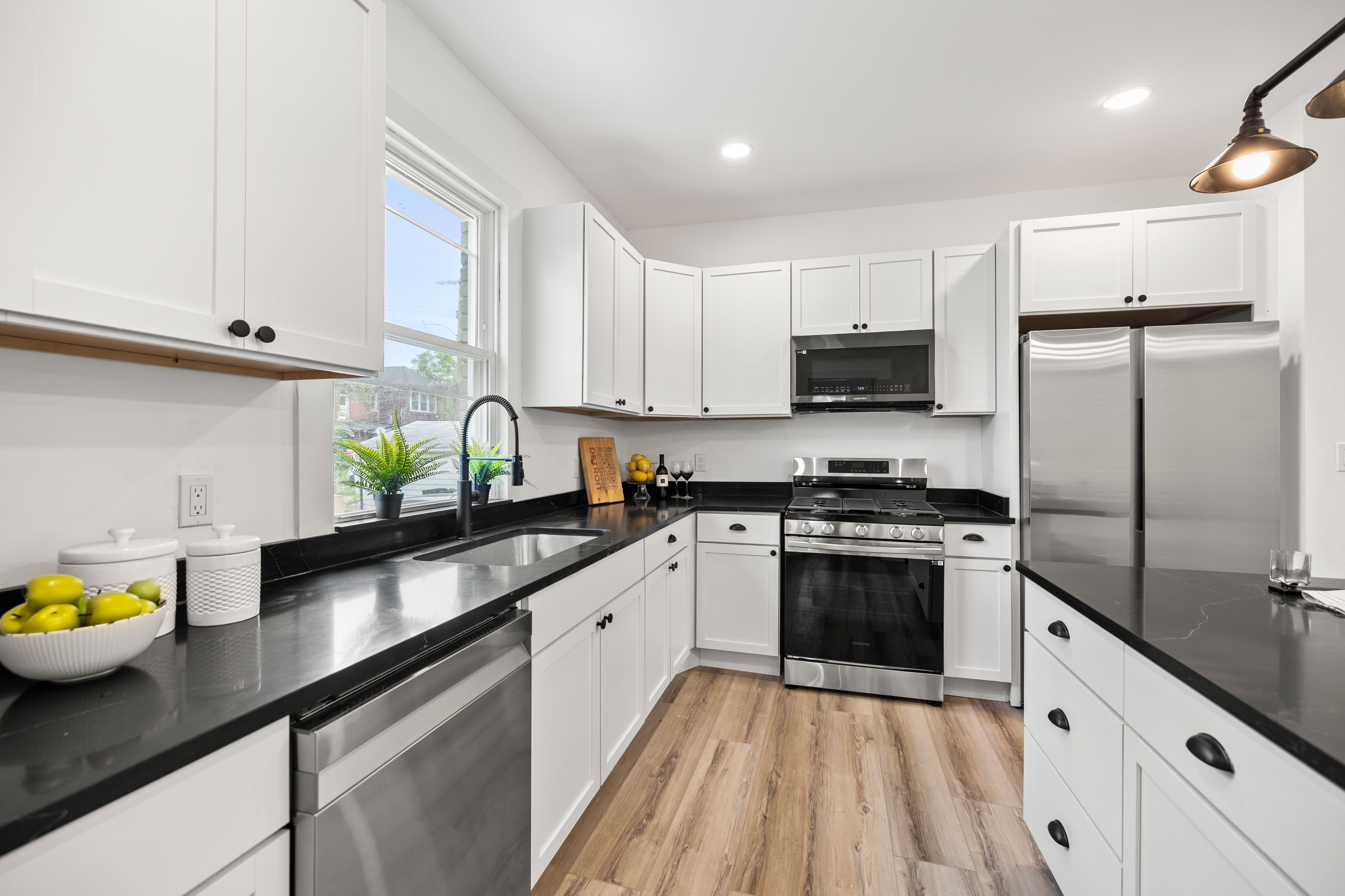 DetroitCity_Wayne, Michigan 48206, United States, 4 Bedrooms Bedrooms, ,2 BathroomsBathrooms,Residential,Active,97108
