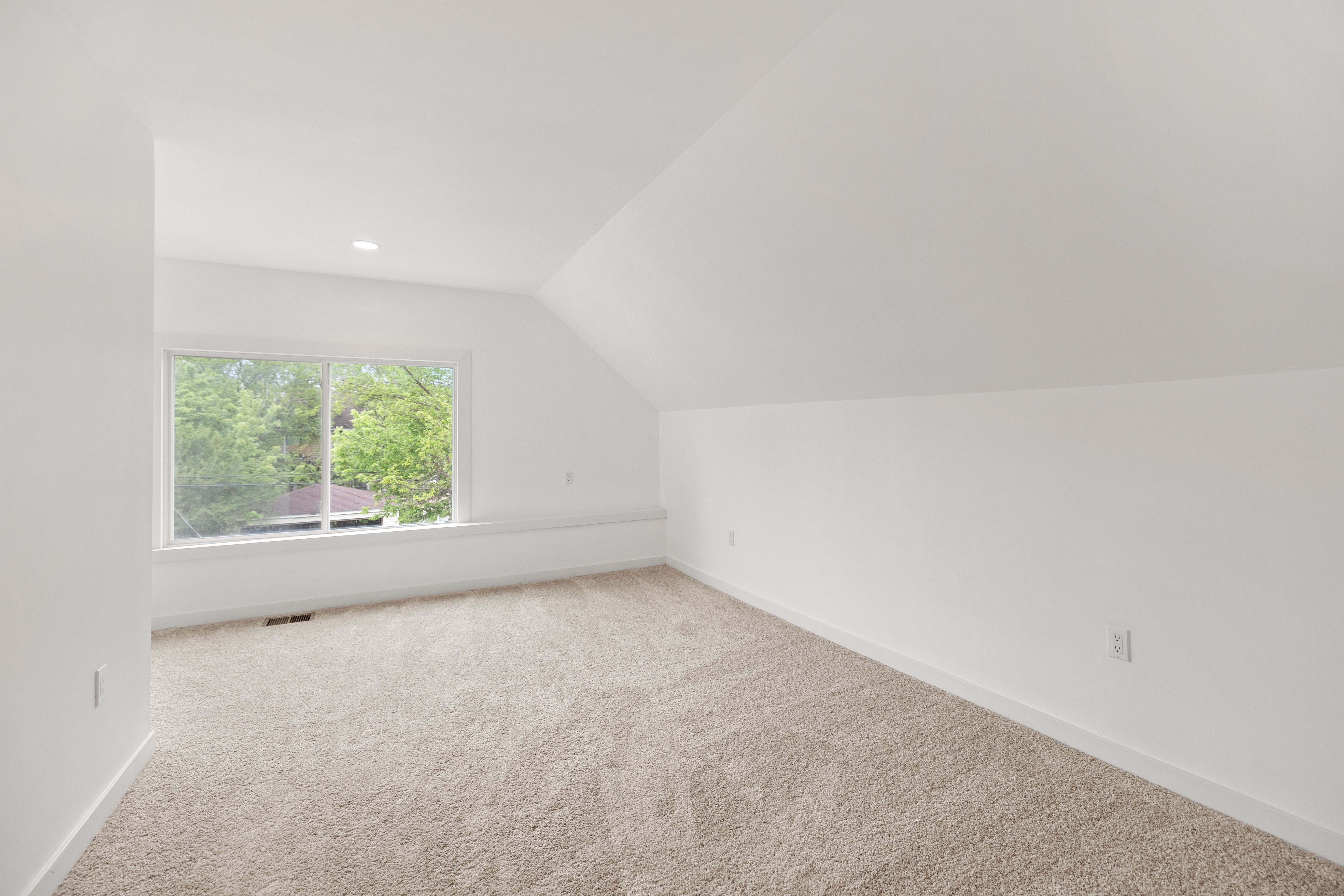 DetroitCity_Wayne, Michigan 48206, United States, 4 Bedrooms Bedrooms, ,2 BathroomsBathrooms,Residential,Active,97108