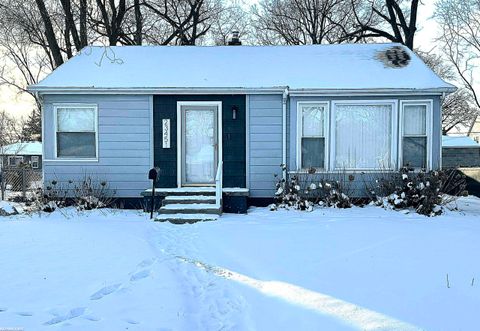 23451 Seneca Street Oak Park City MI 48237