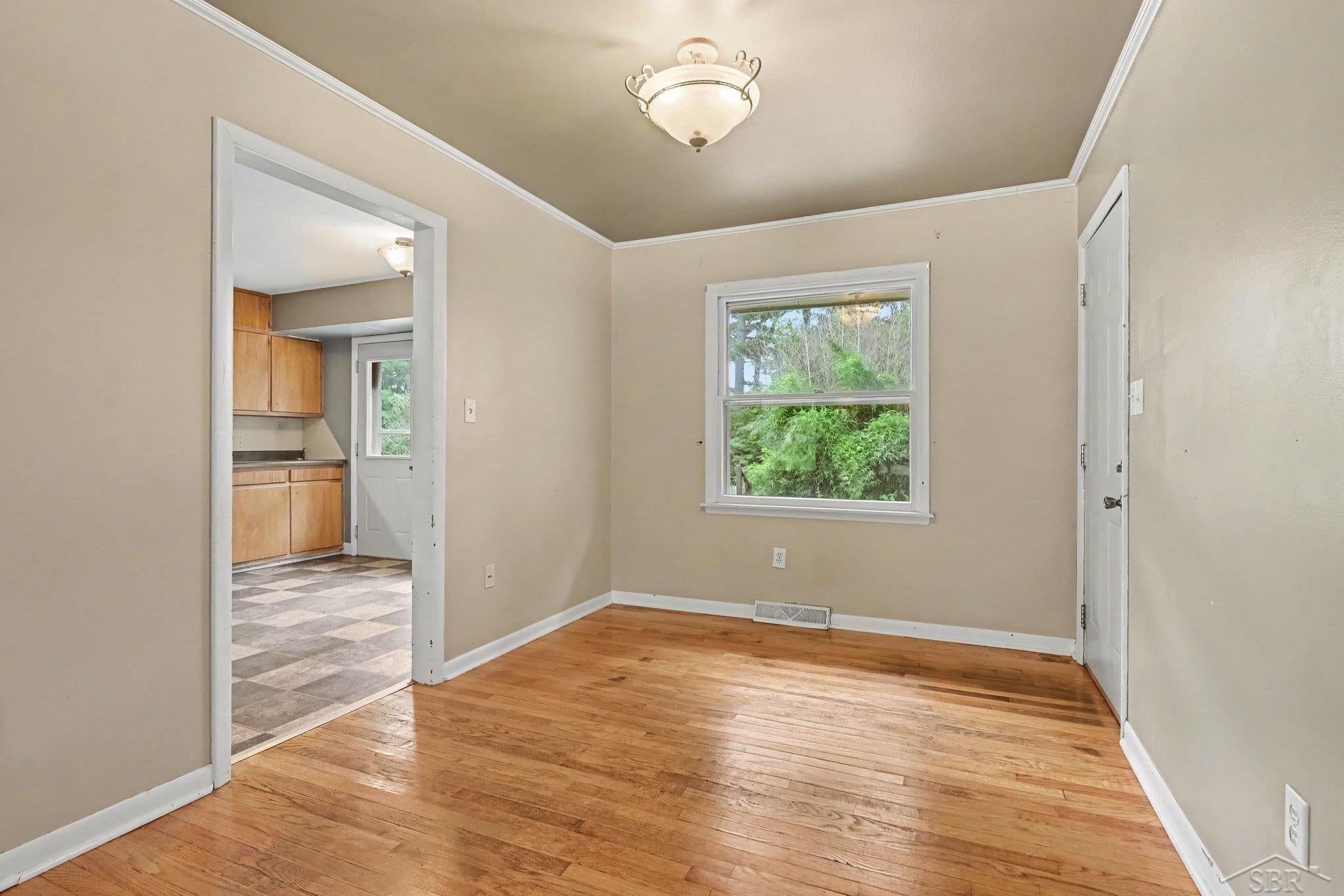 700 Knollwood Drive