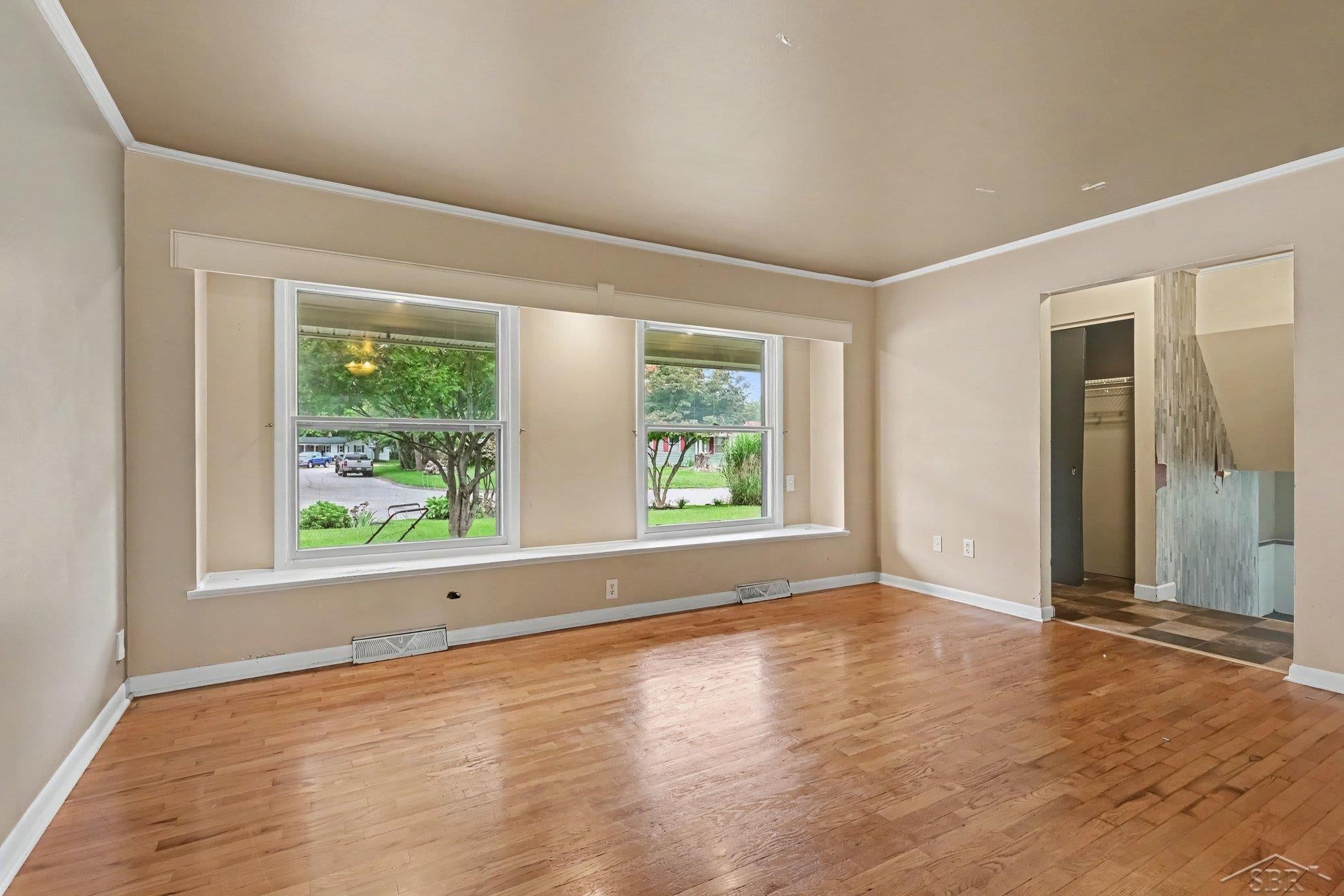 700 Knollwood Drive