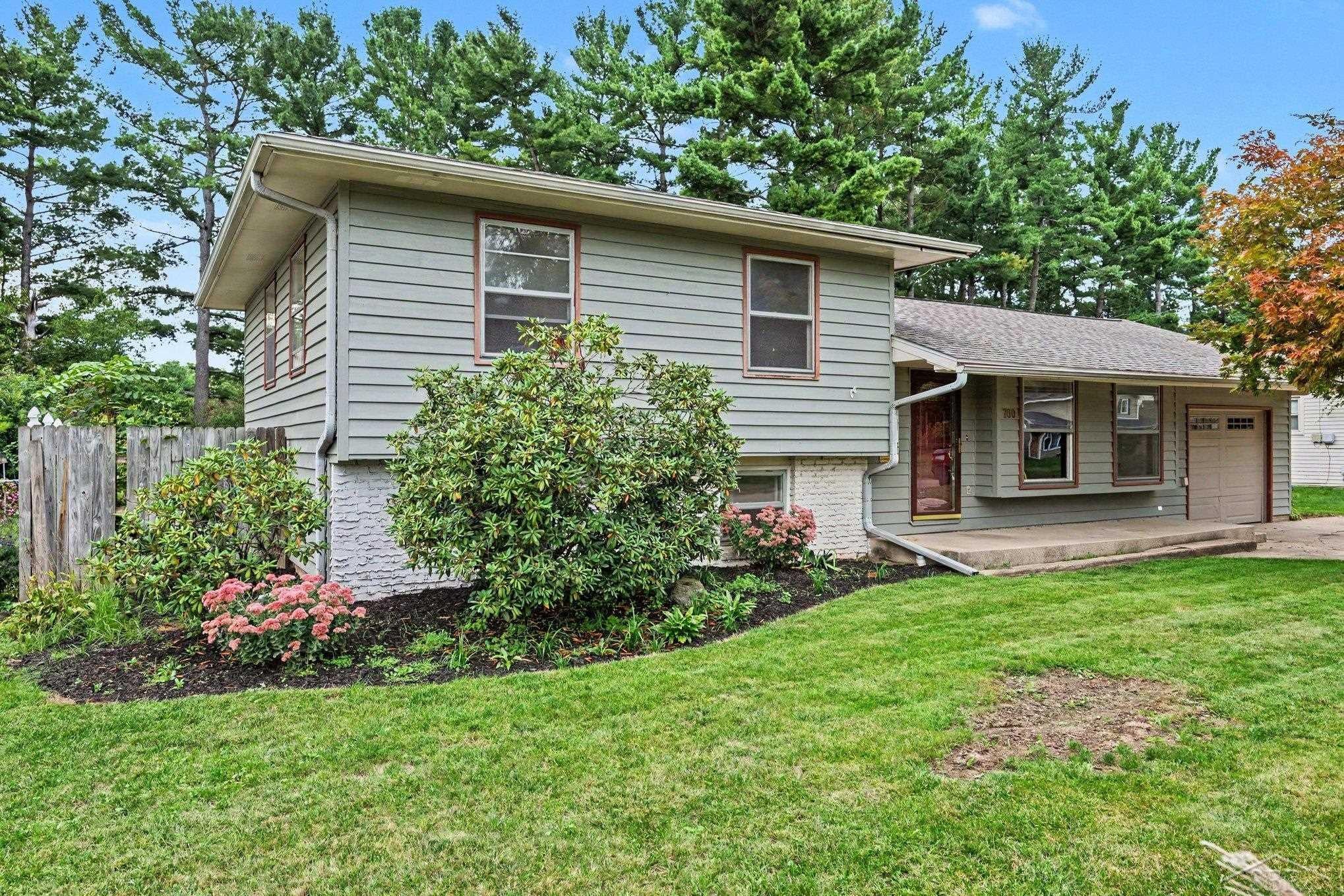 700 Knollwood Drive