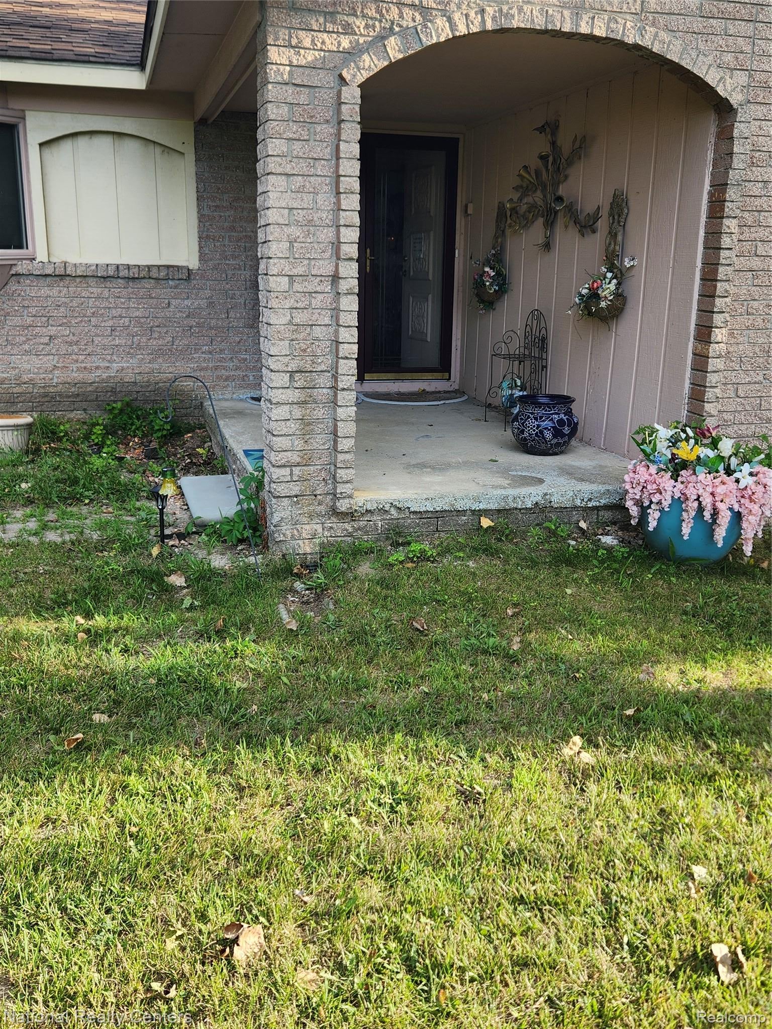 8112 Willow Road