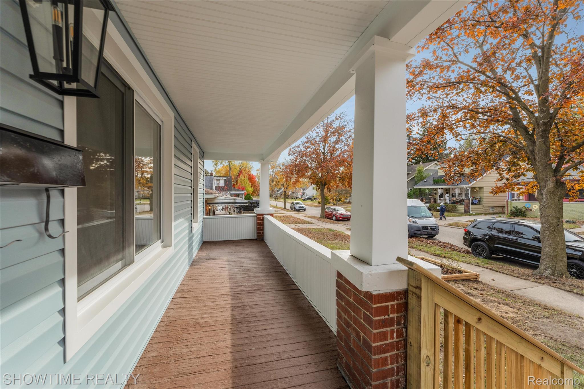 860 Gardendale Street