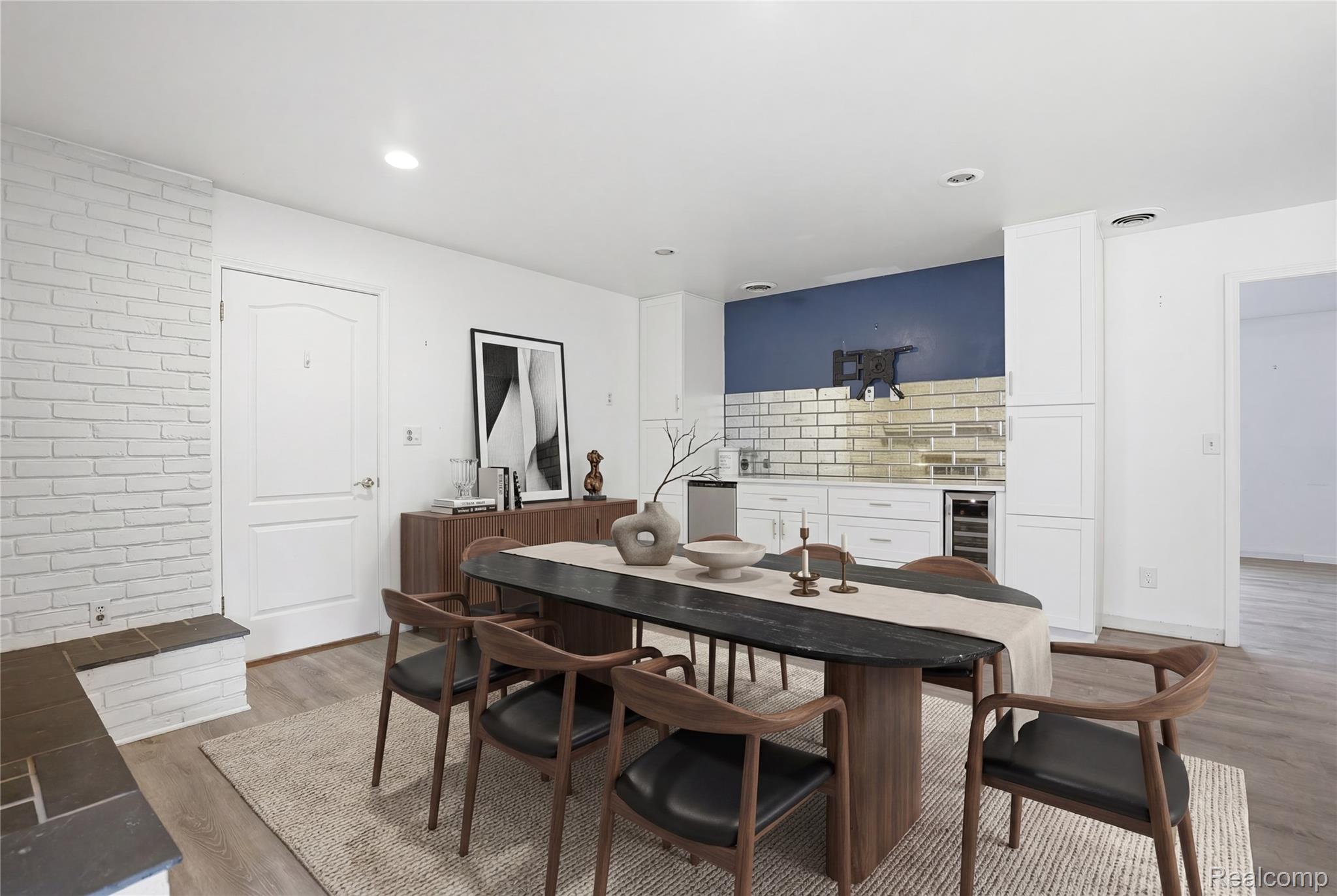 2707 Pine Ridge Road