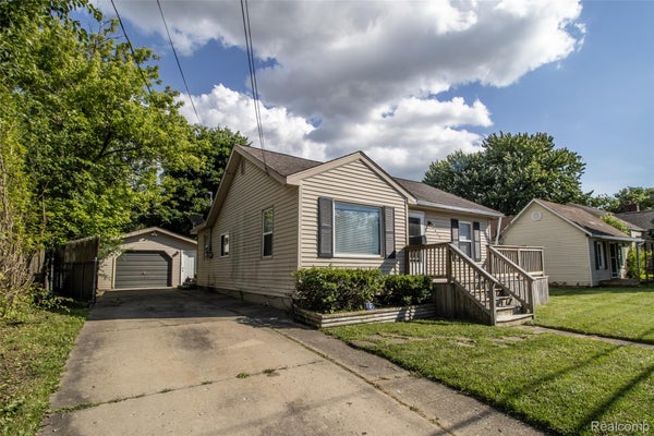 2829 CHICAGO BLVD, FLINT, MI 48503 - Image fc4f1dde94525f3d589448327bc061a1/2909354534