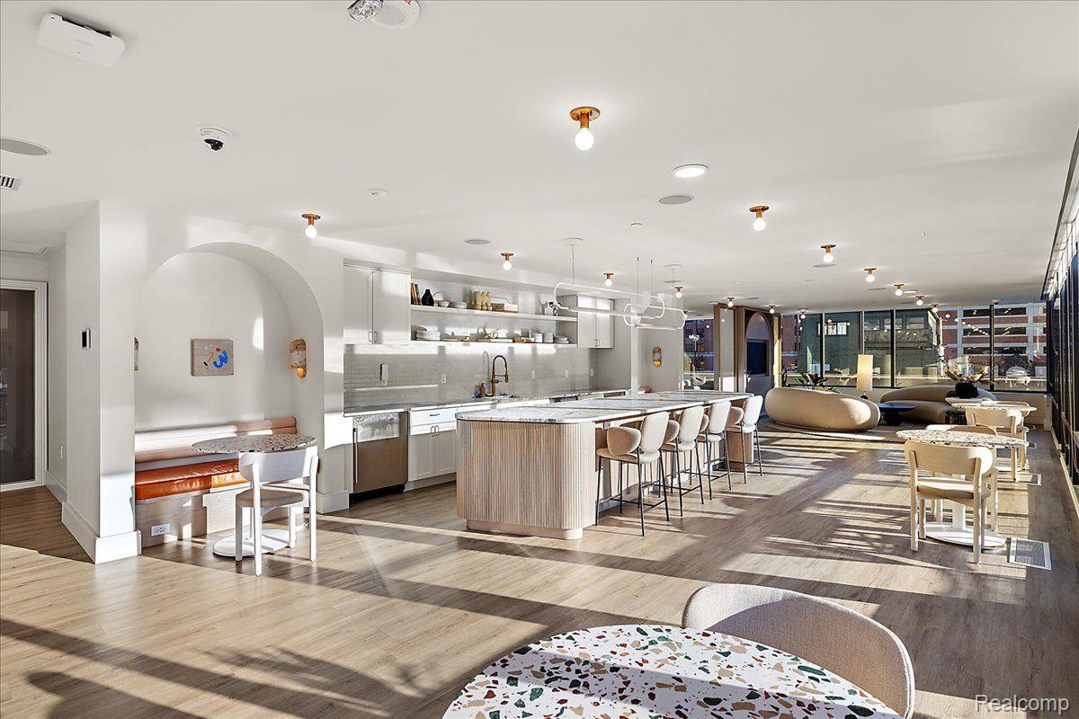 330 Gratiot Avenue 1603