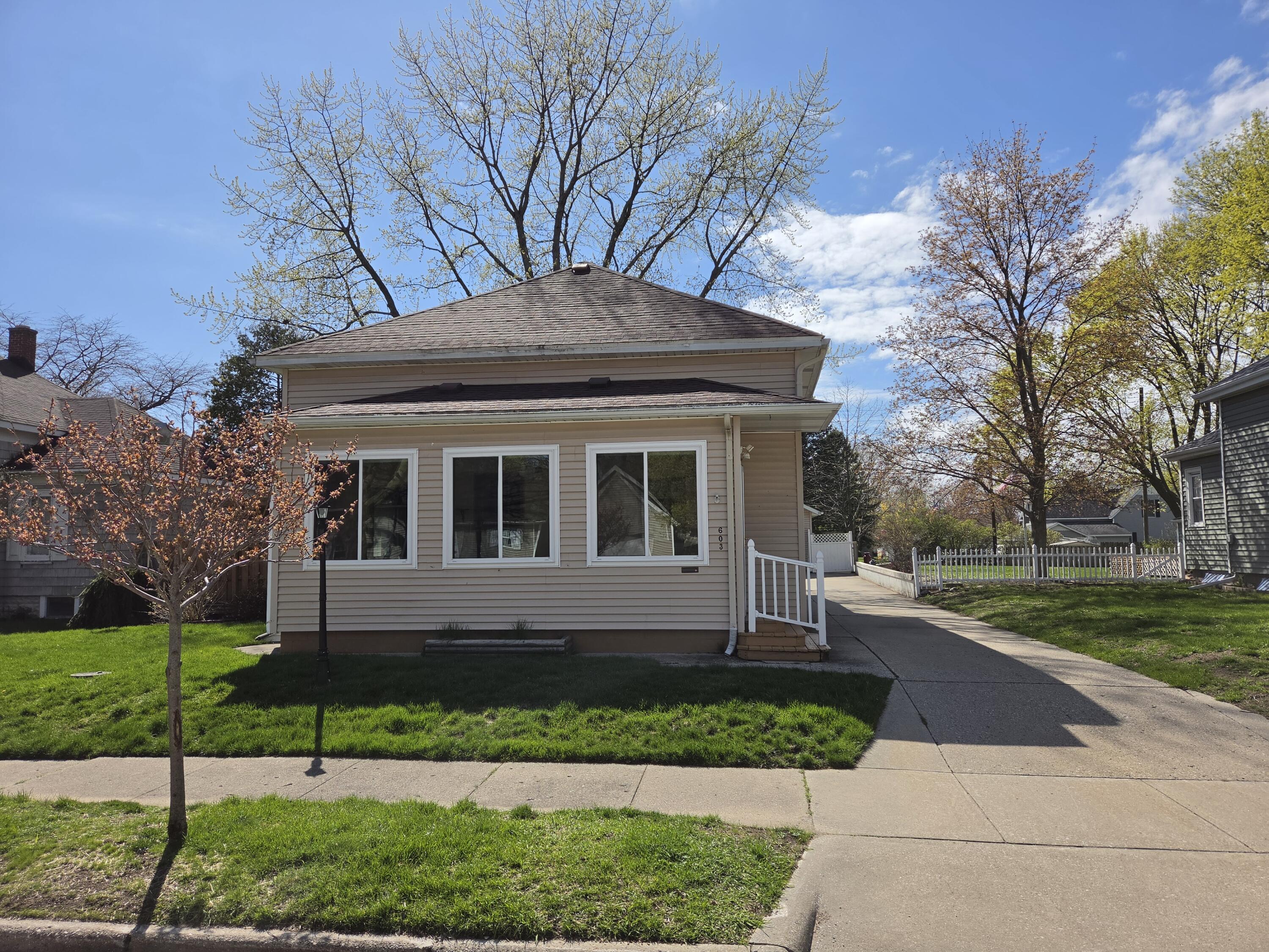 603 New William Street