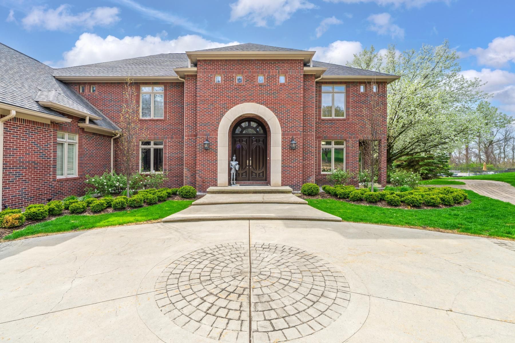 5001 FOREST VALLEY