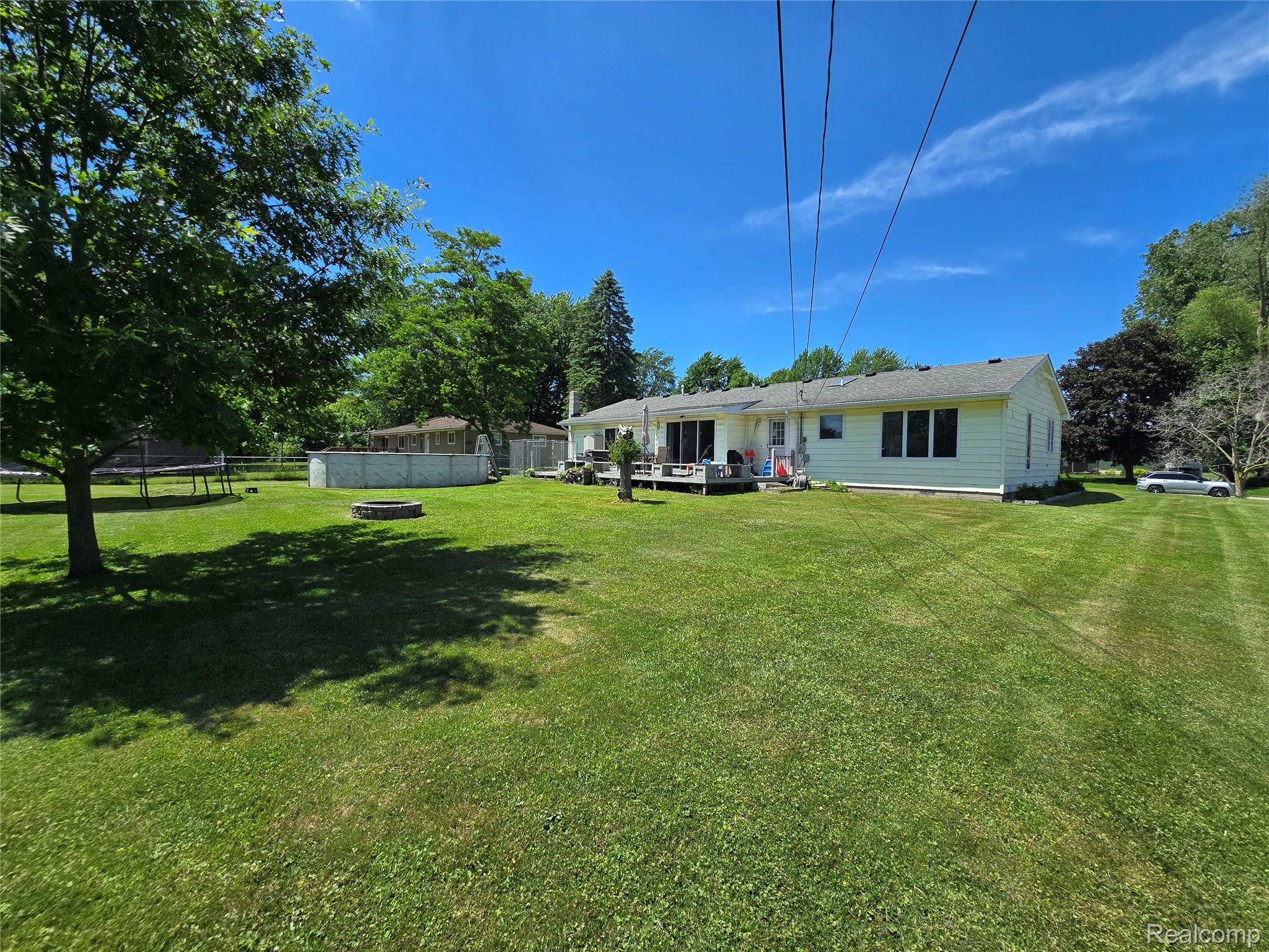 5279 Robinwood Drive