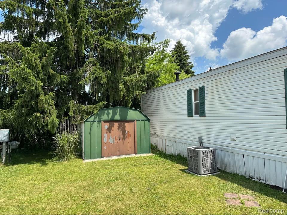 831 N Pontiac Trail 73