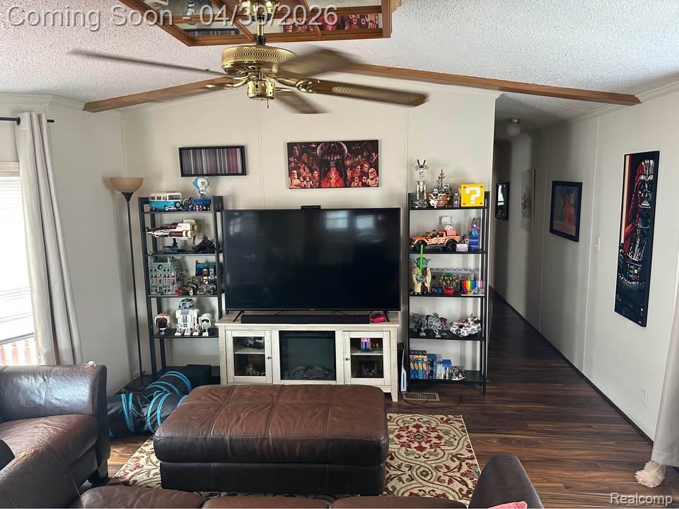 831 N Pontiac Trail 73