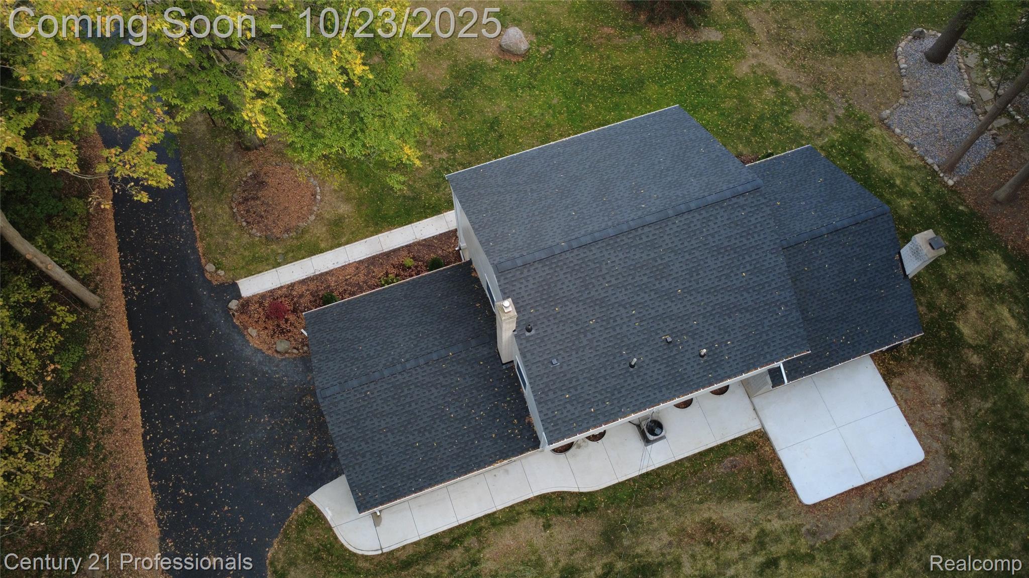 9421 Mapletree Drive