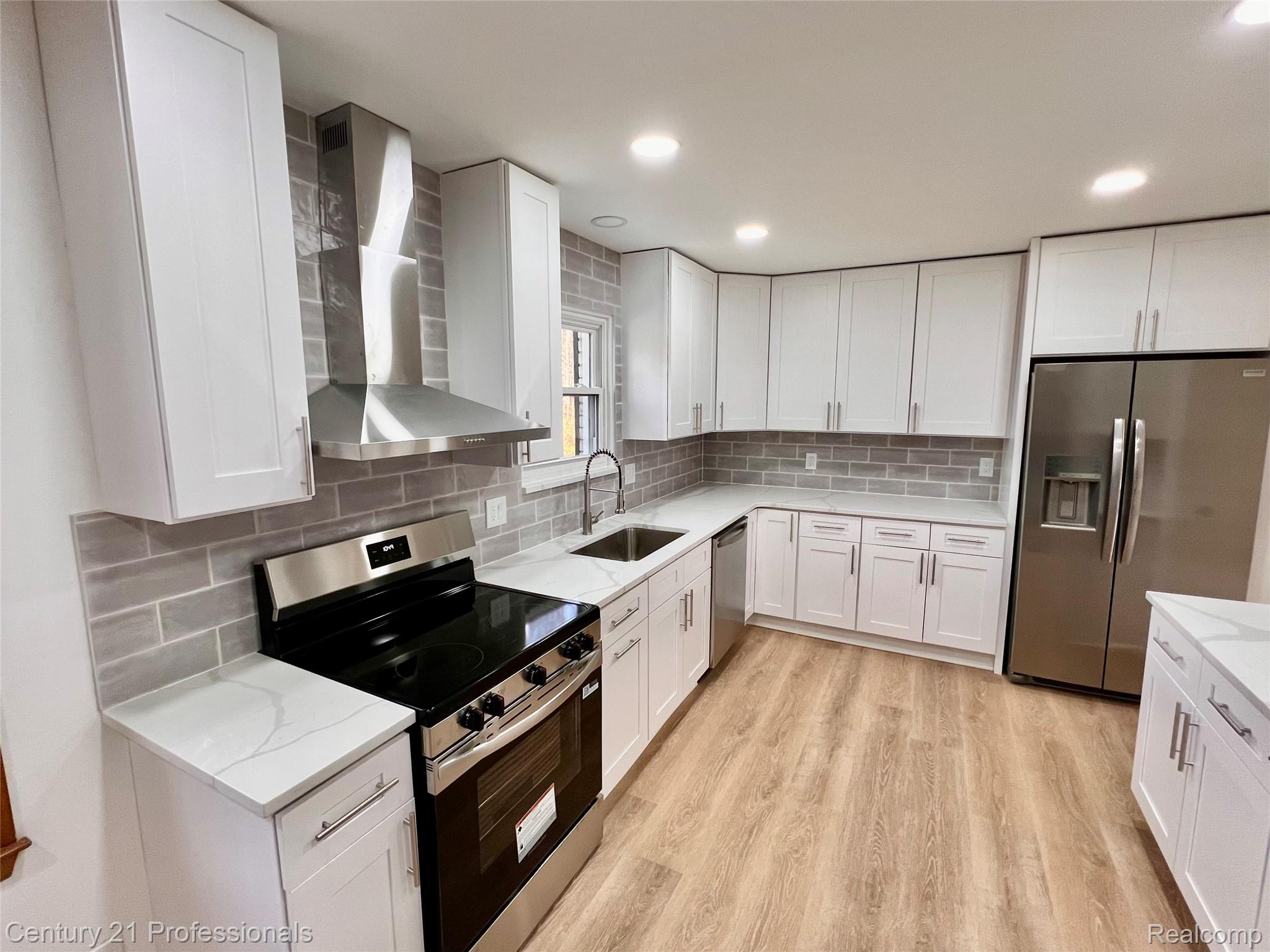 9421 Mapletree Drive