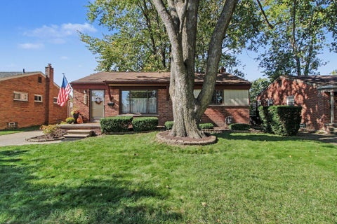 Photo of 9885 Milburn Street, Livonia City, MI 48150 (MLS # 81026053677)