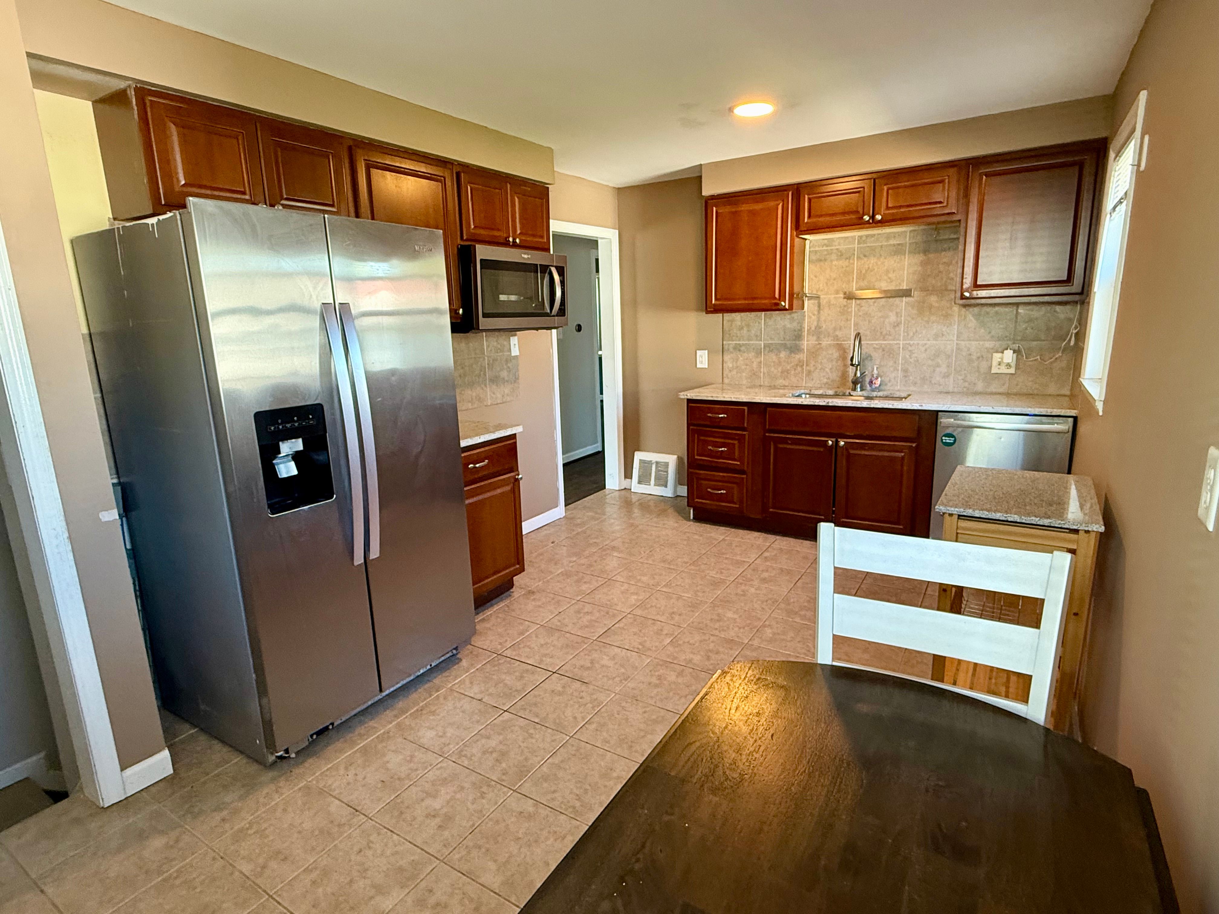 Roseville City, Michigan 48066, United States, 3 Bedrooms Bedrooms, ,1 BathroomBathrooms,Residential,Pending,125419