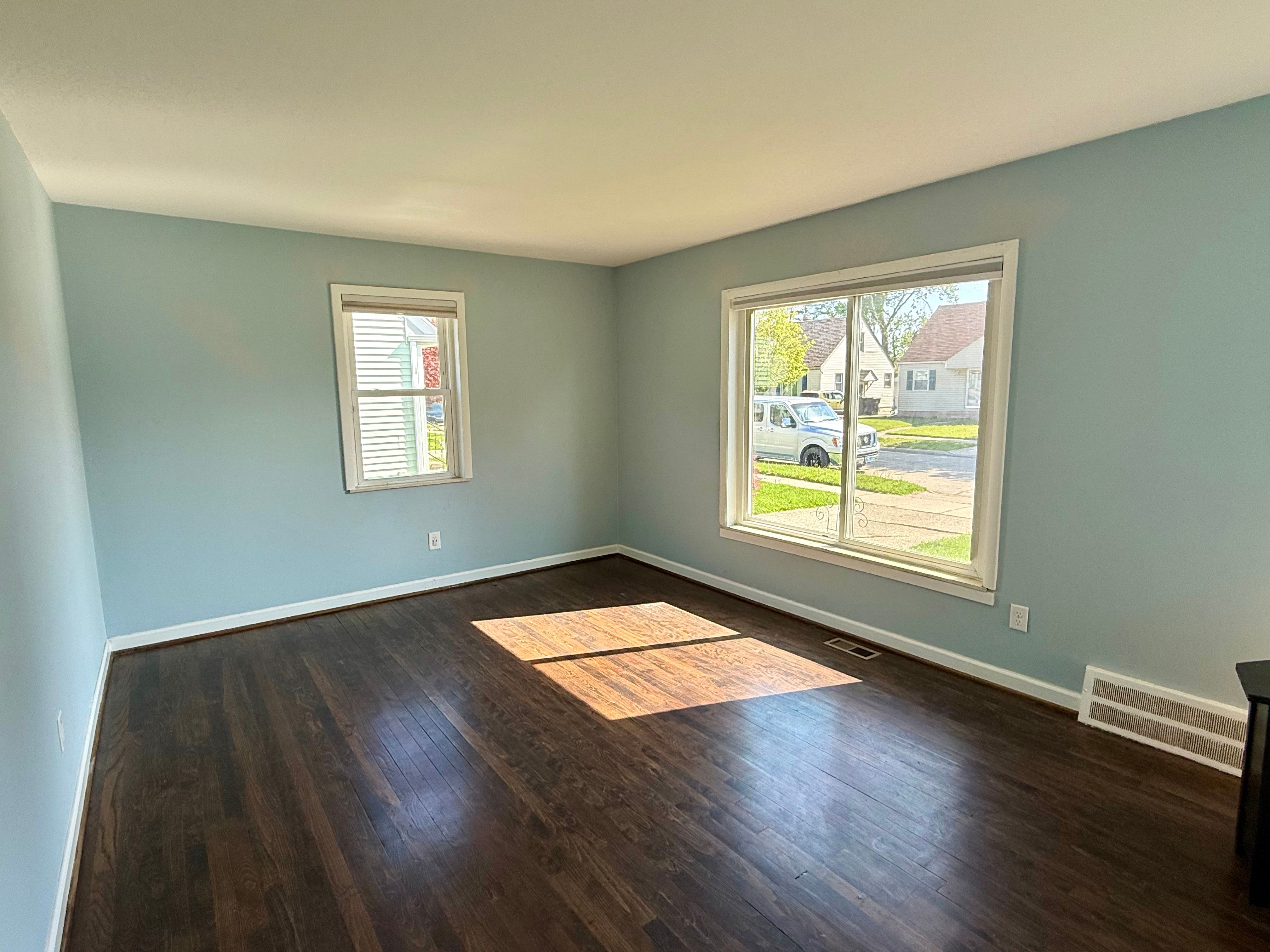 Roseville City, Michigan 48066, United States, 3 Bedrooms Bedrooms, ,1 BathroomBathrooms,Residential,Pending,125419