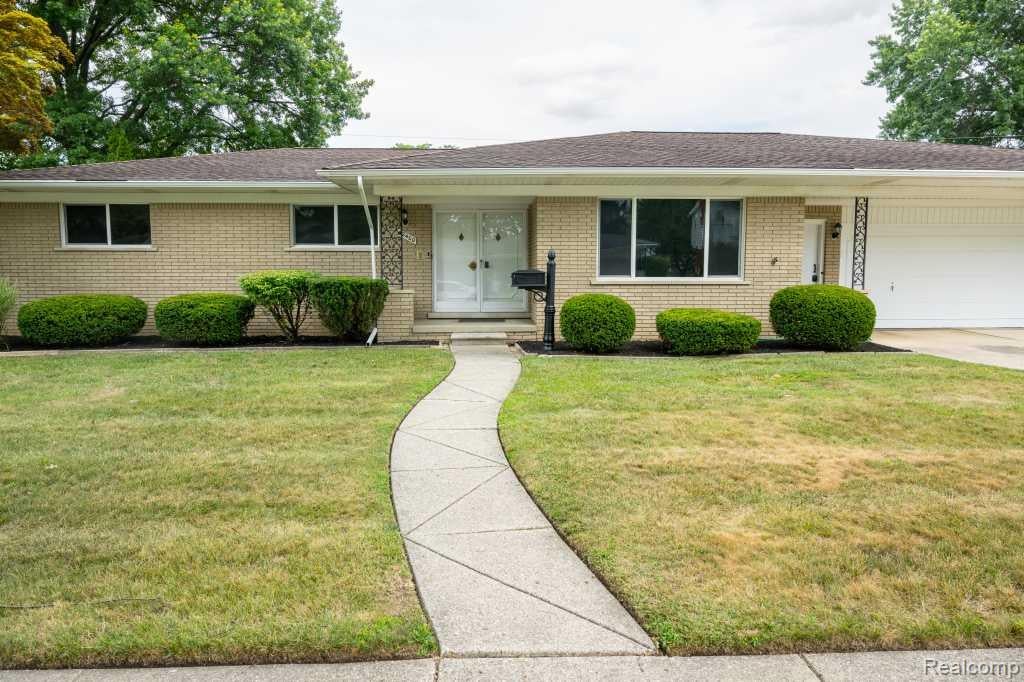 32400 Northampton Drive
