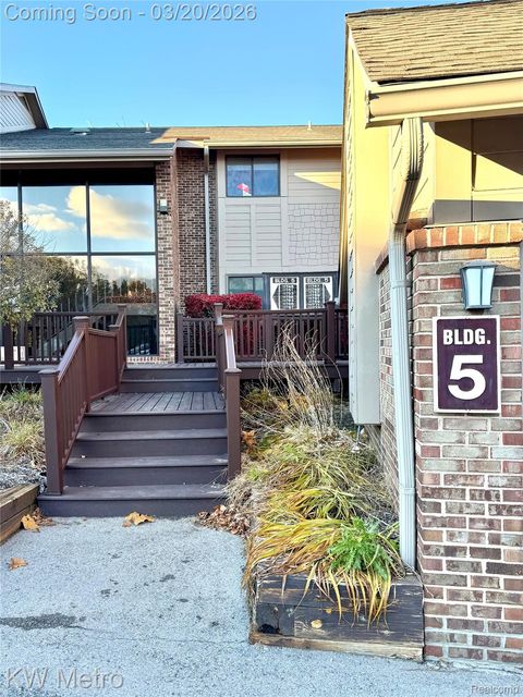 11773 Sycamore Drive 25 Plymouth City MI 48170