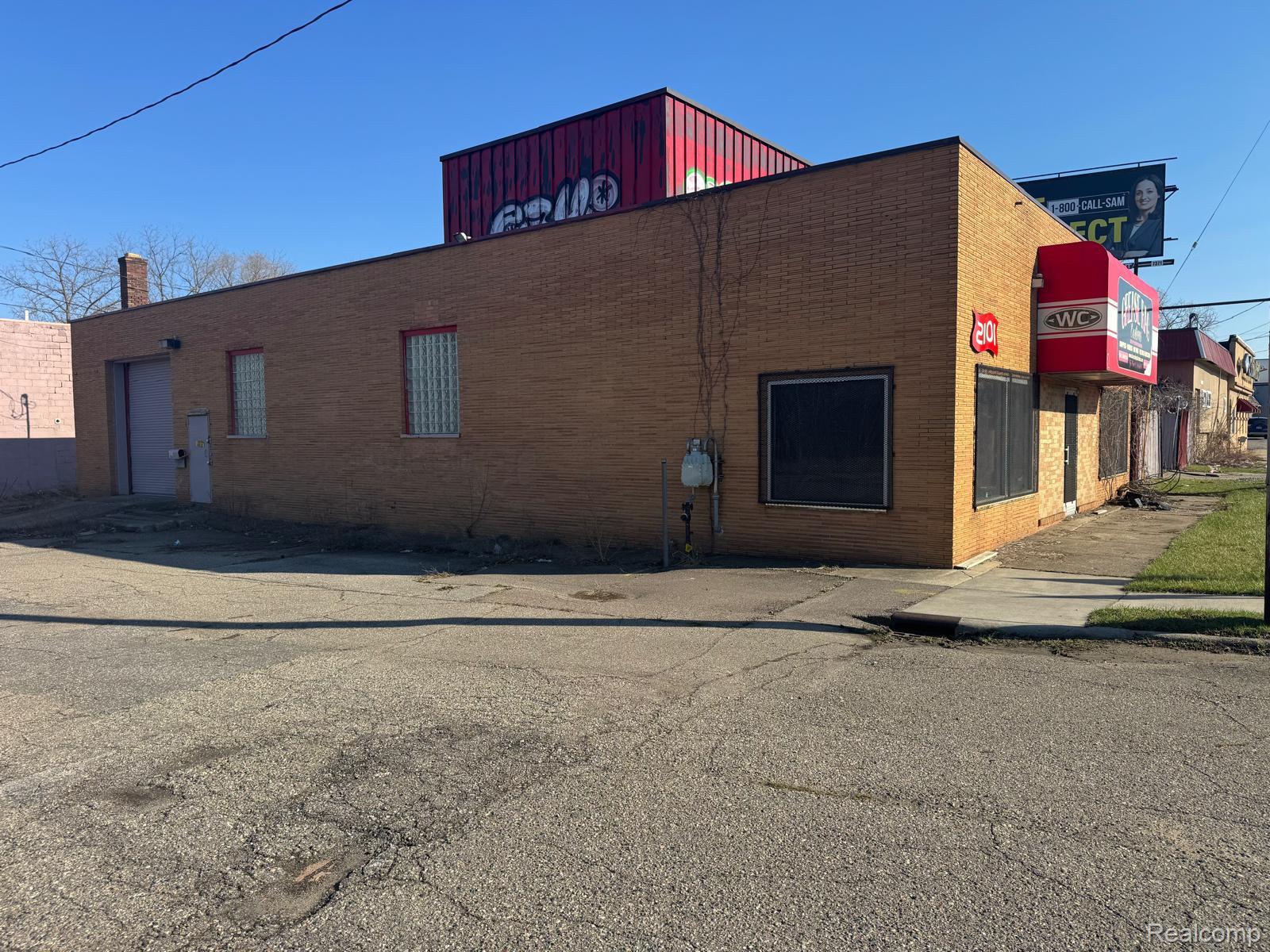 2117 S Saginaw Street