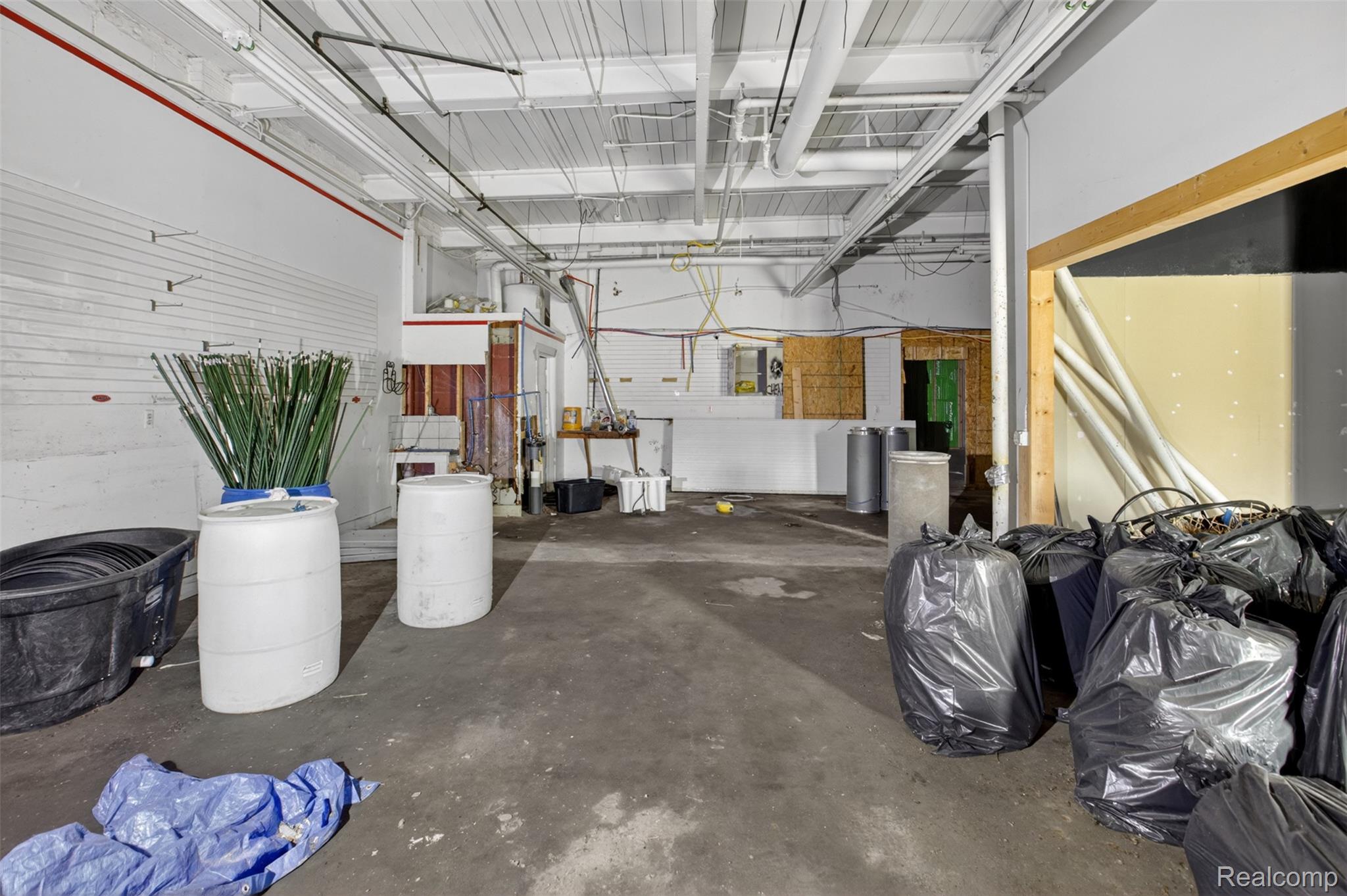 2117 S Saginaw Street