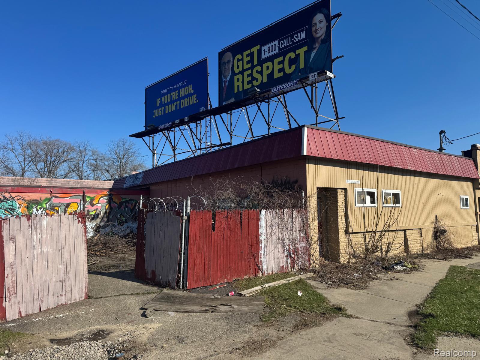 2117 S Saginaw Street