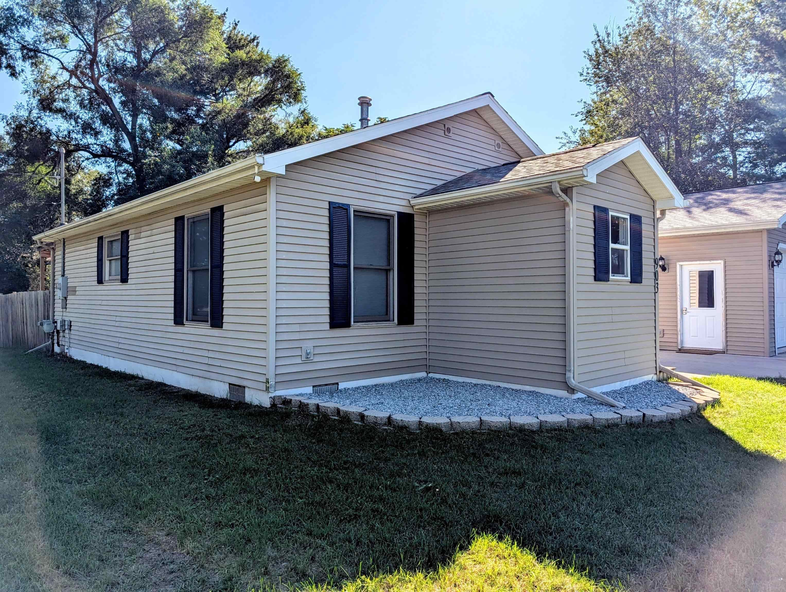 903 W Deer Road