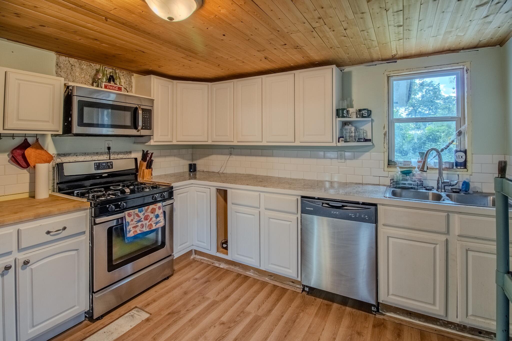 712 S Lagrave Street