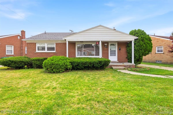 6816 MANSFIELD ST, GARDEN CITY, MI 48135 - Image fc97d8a6a21d8d217360dc93eca7fd2a/3068316527