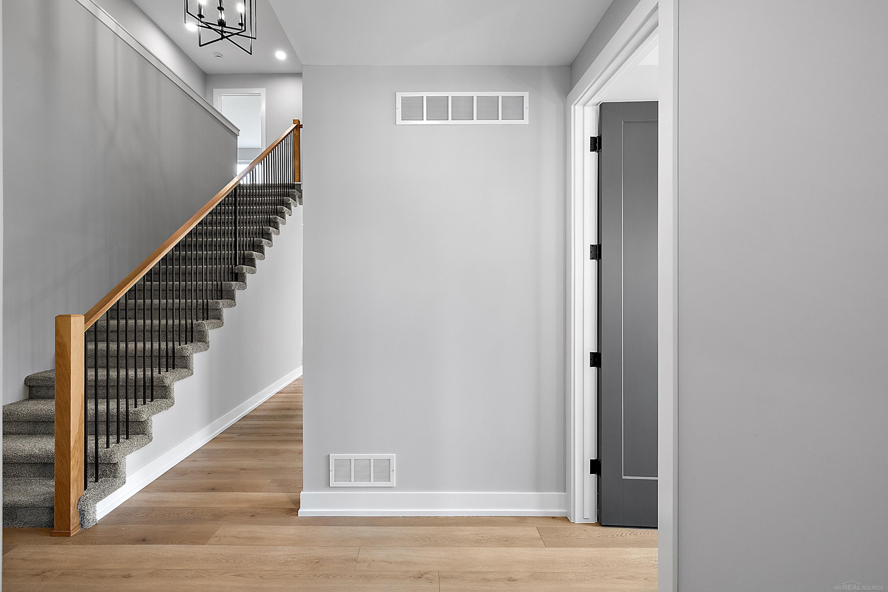 5820 Heights Boulevard