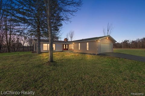 8603 N OWOSSO Road Fowlerville Village MI 48836