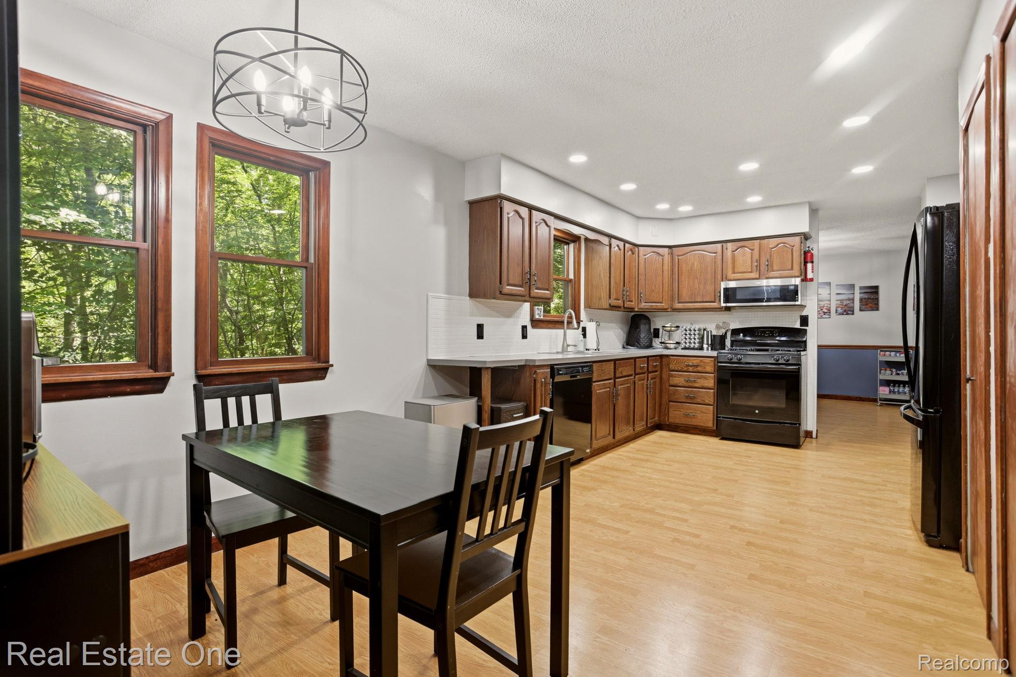 6218 Sturgeon Creek Parkway