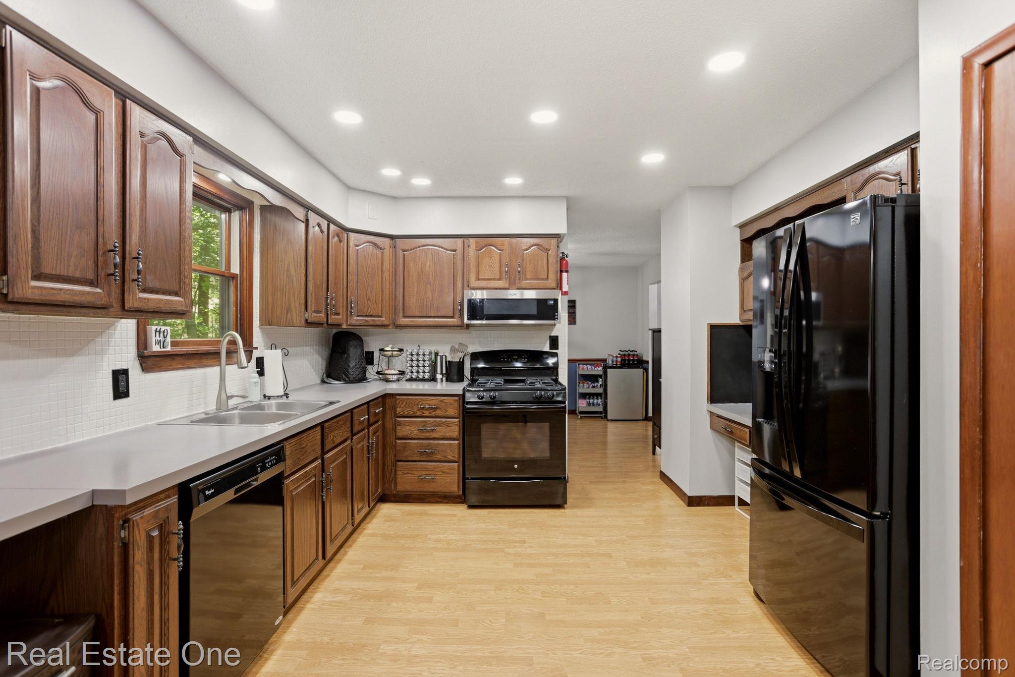 6218 Sturgeon Creek Parkway