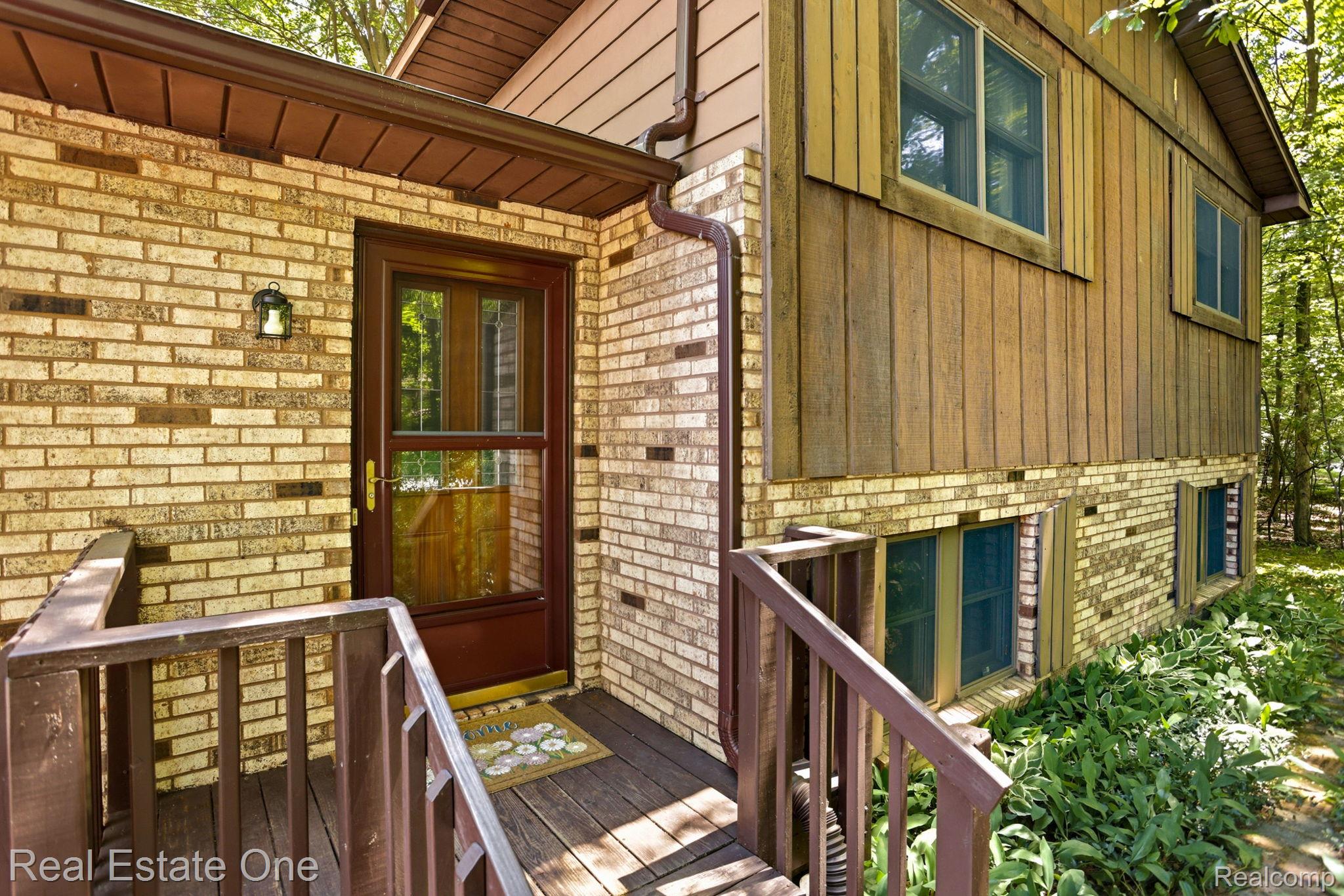 6218 Sturgeon Creek Parkway