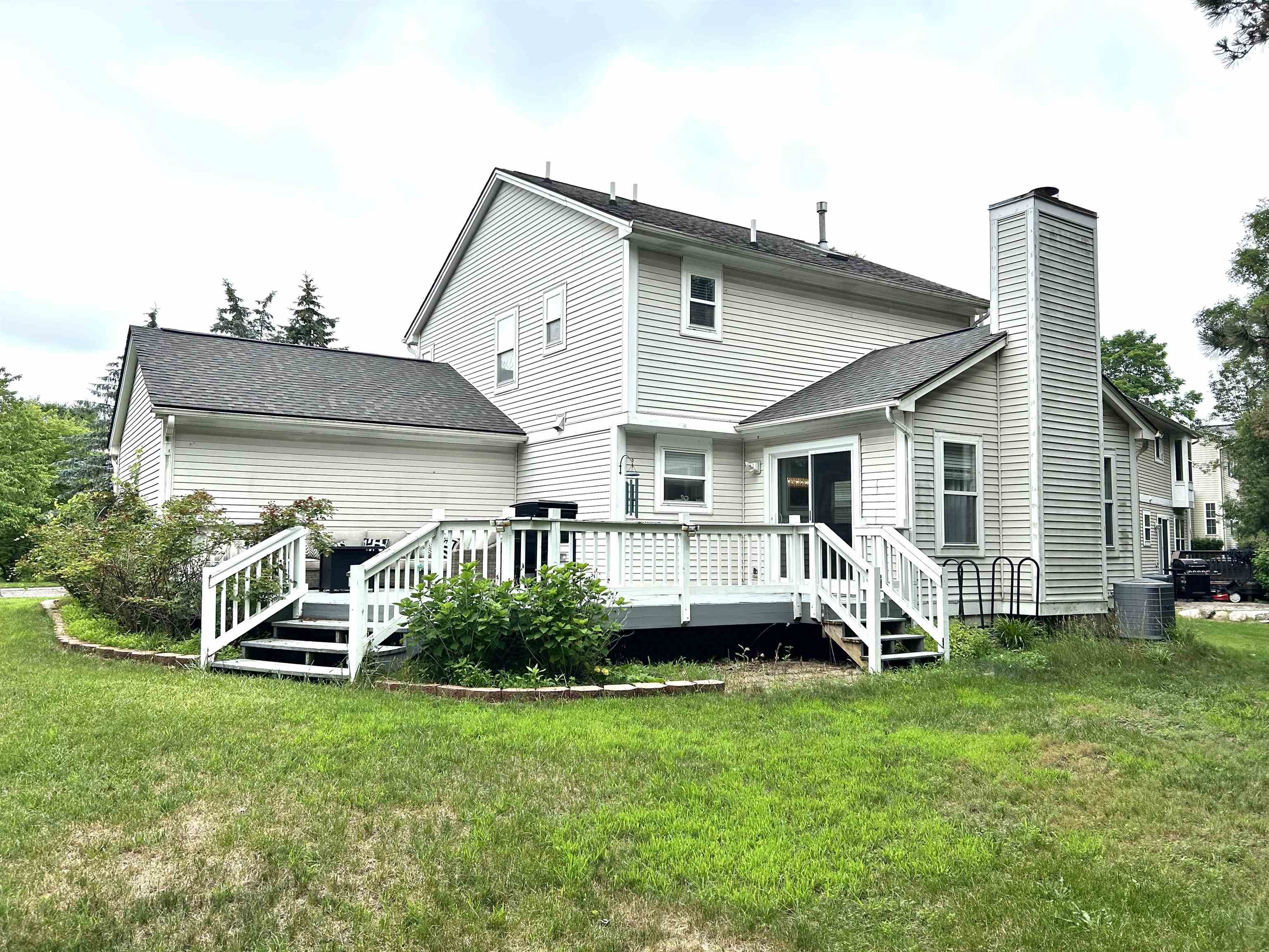 1360 Pond View Court