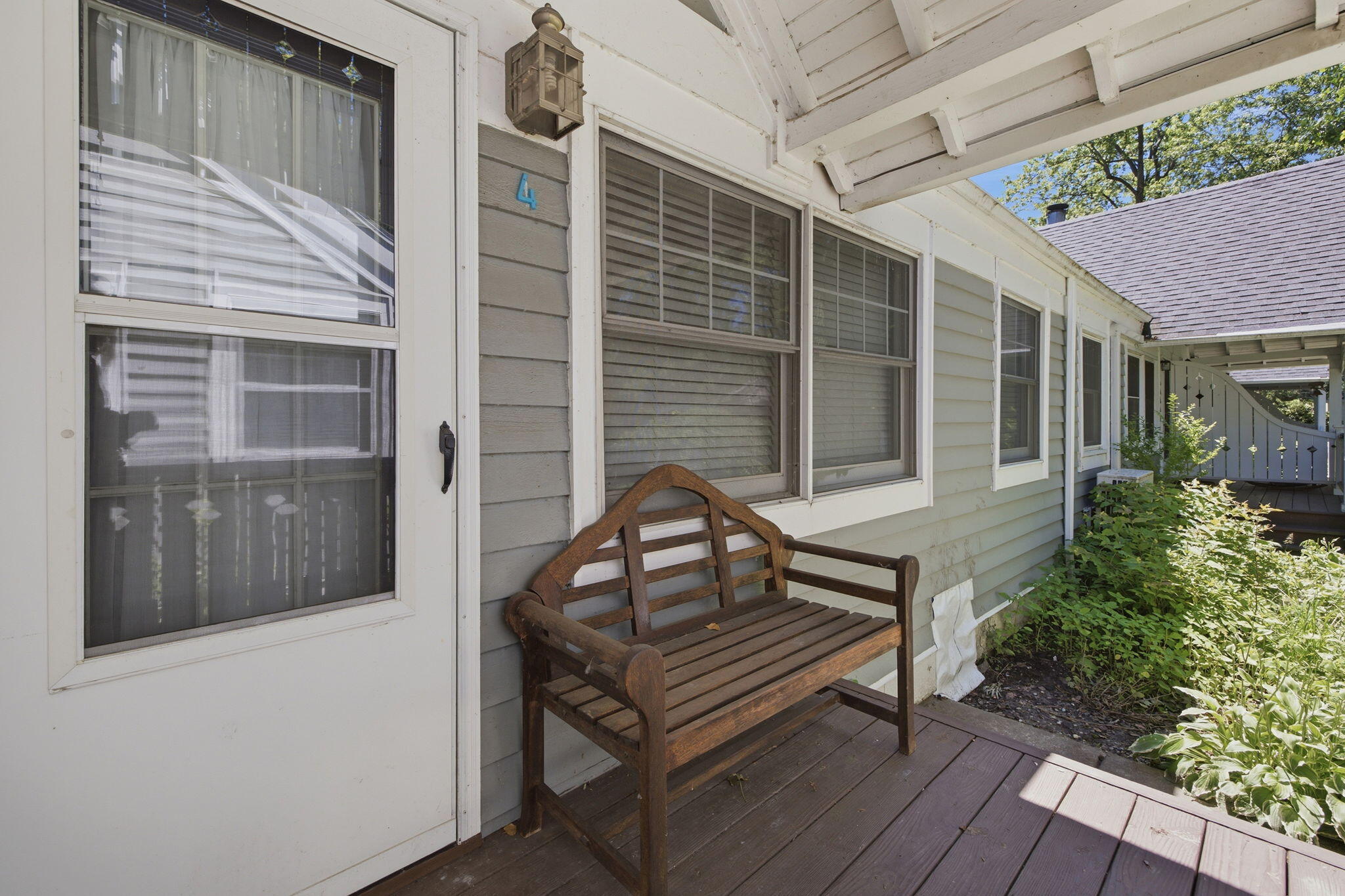 15577 Victor Road 4