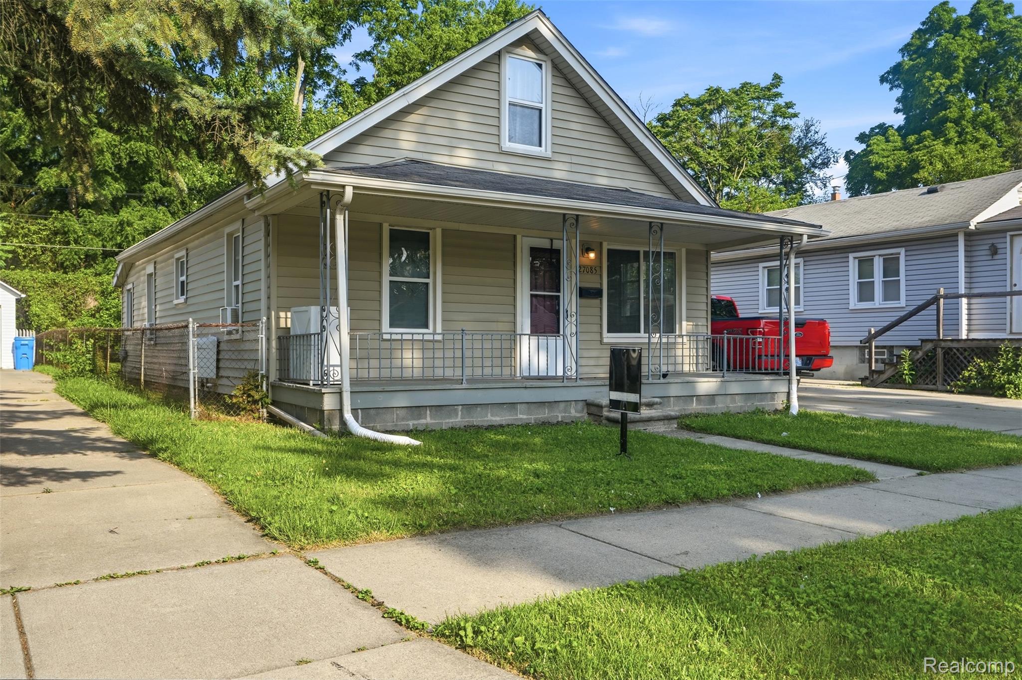 27085 Dartmouth Street