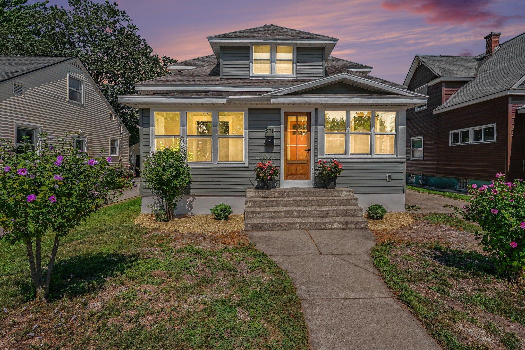 371 W 19th Street
