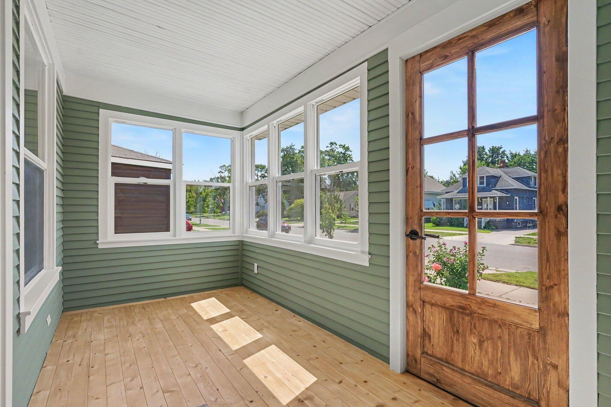 371 W 19th Street