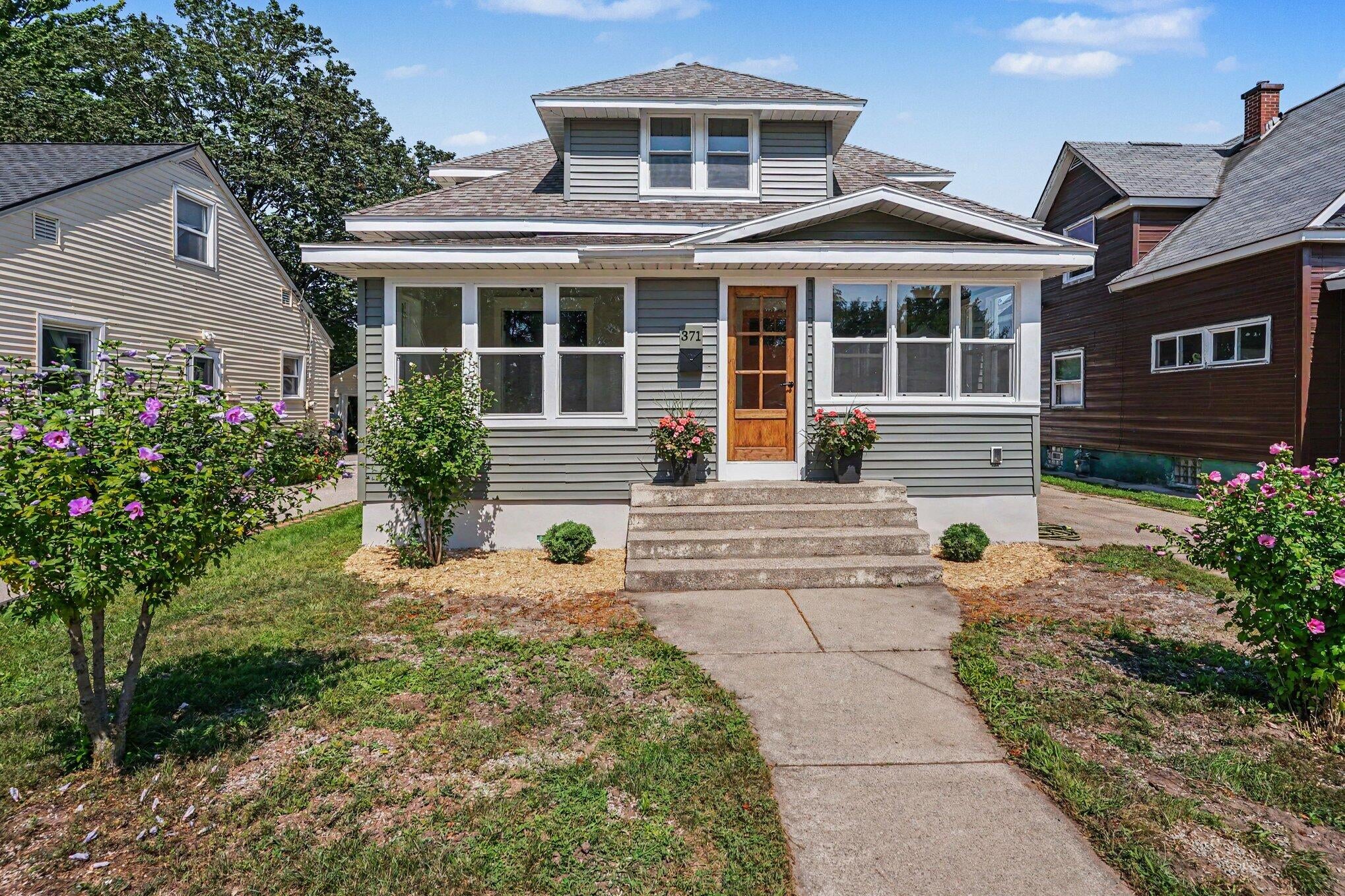 371 W 19th Street