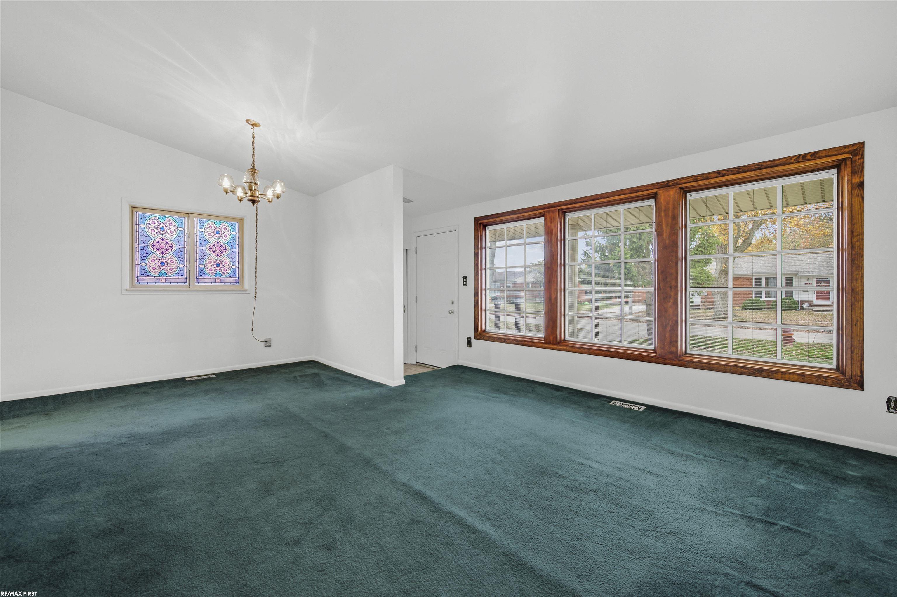 21301 Briarcliff Street