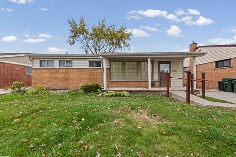 21301 Briarcliff Street St Clair Shores City MI 48082