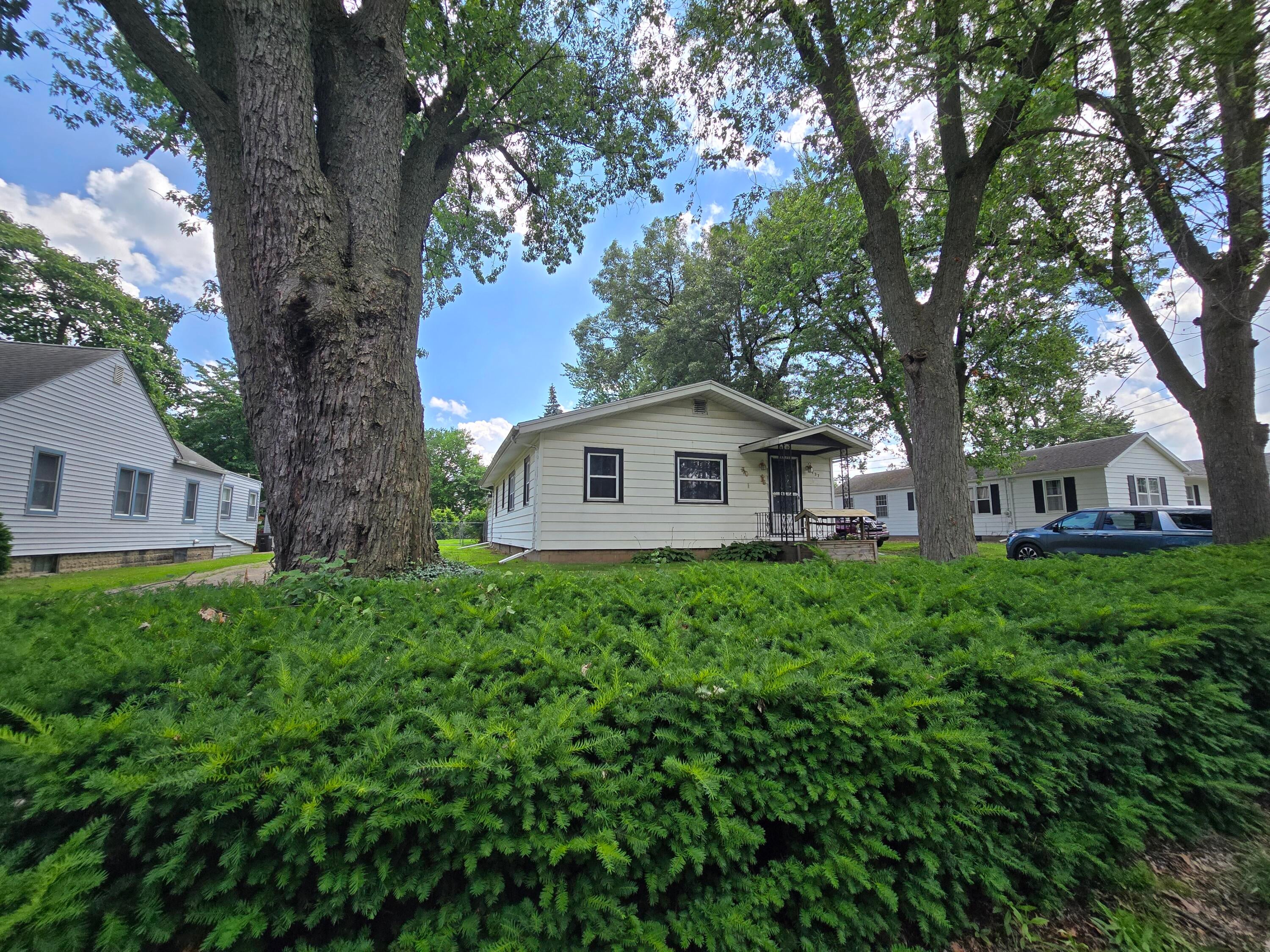 737 Royal Drive