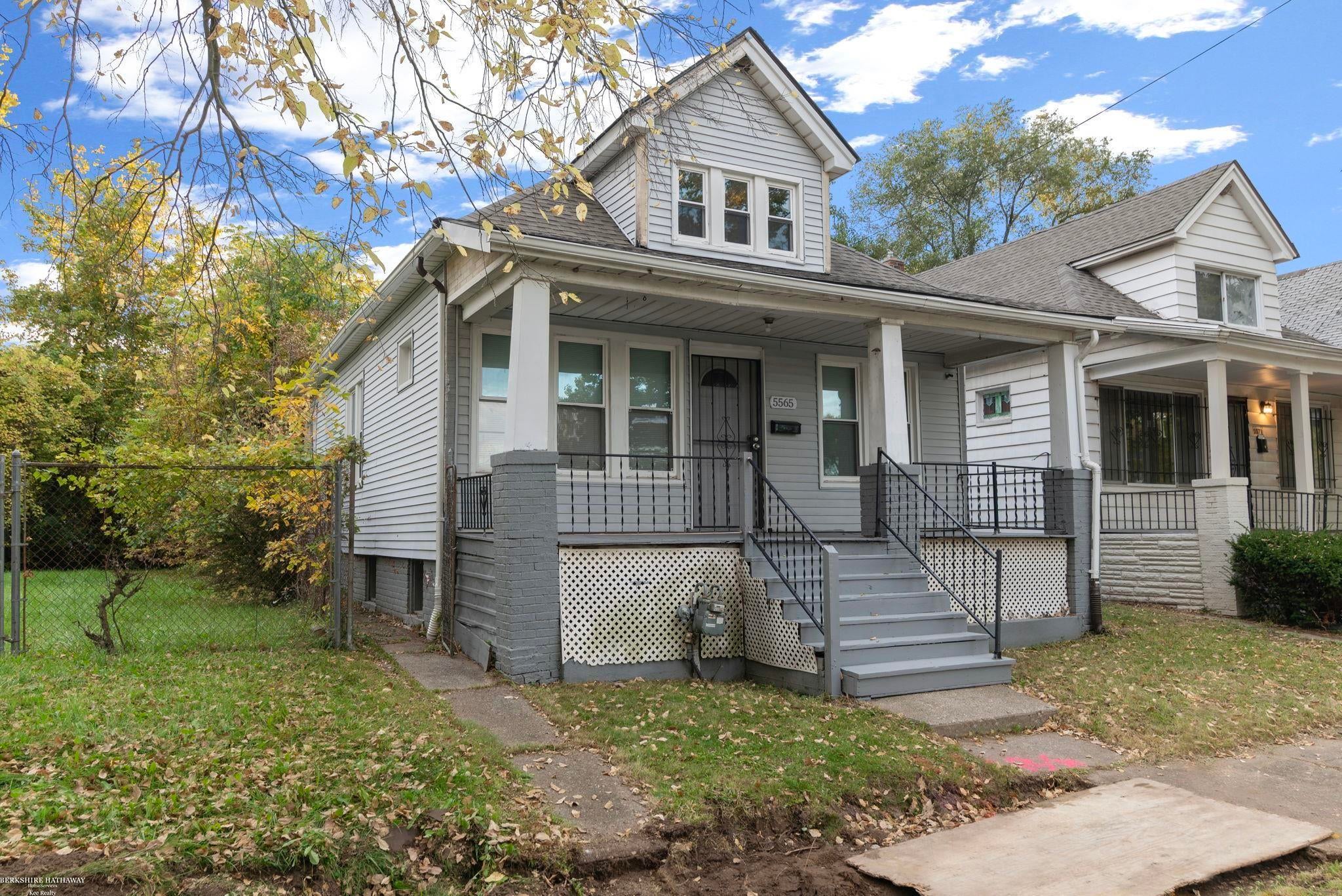 5565 Fairview Street