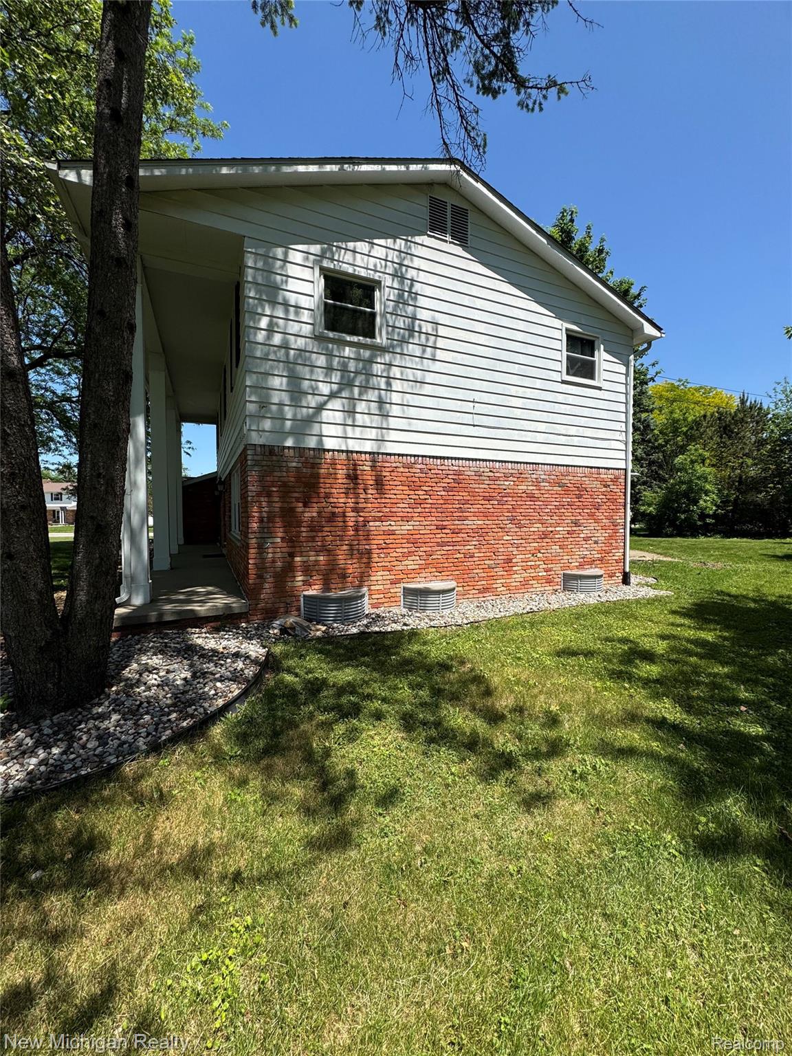 6139 Pebbleshire Circle