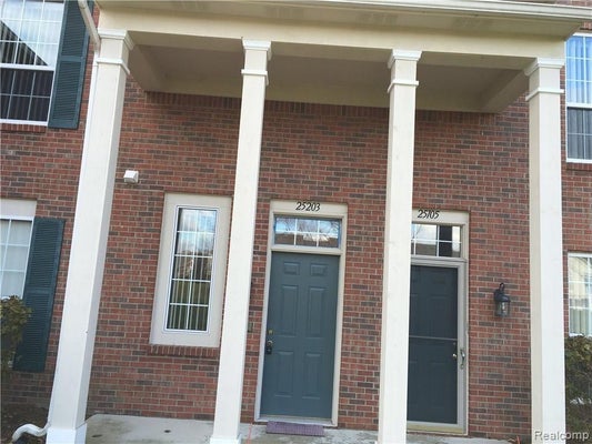 25203 CHESAPEAKE CIR, WALLED LAKE, MI 48390 - Image fce751d96d1c00d25b2d91469c1dec6d/312828006