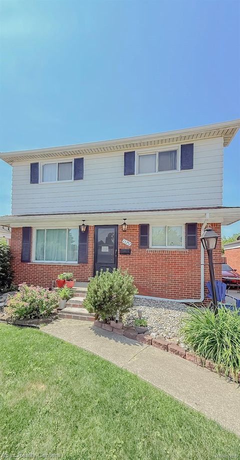 15257 Paris Street Allen Park City MI 48101