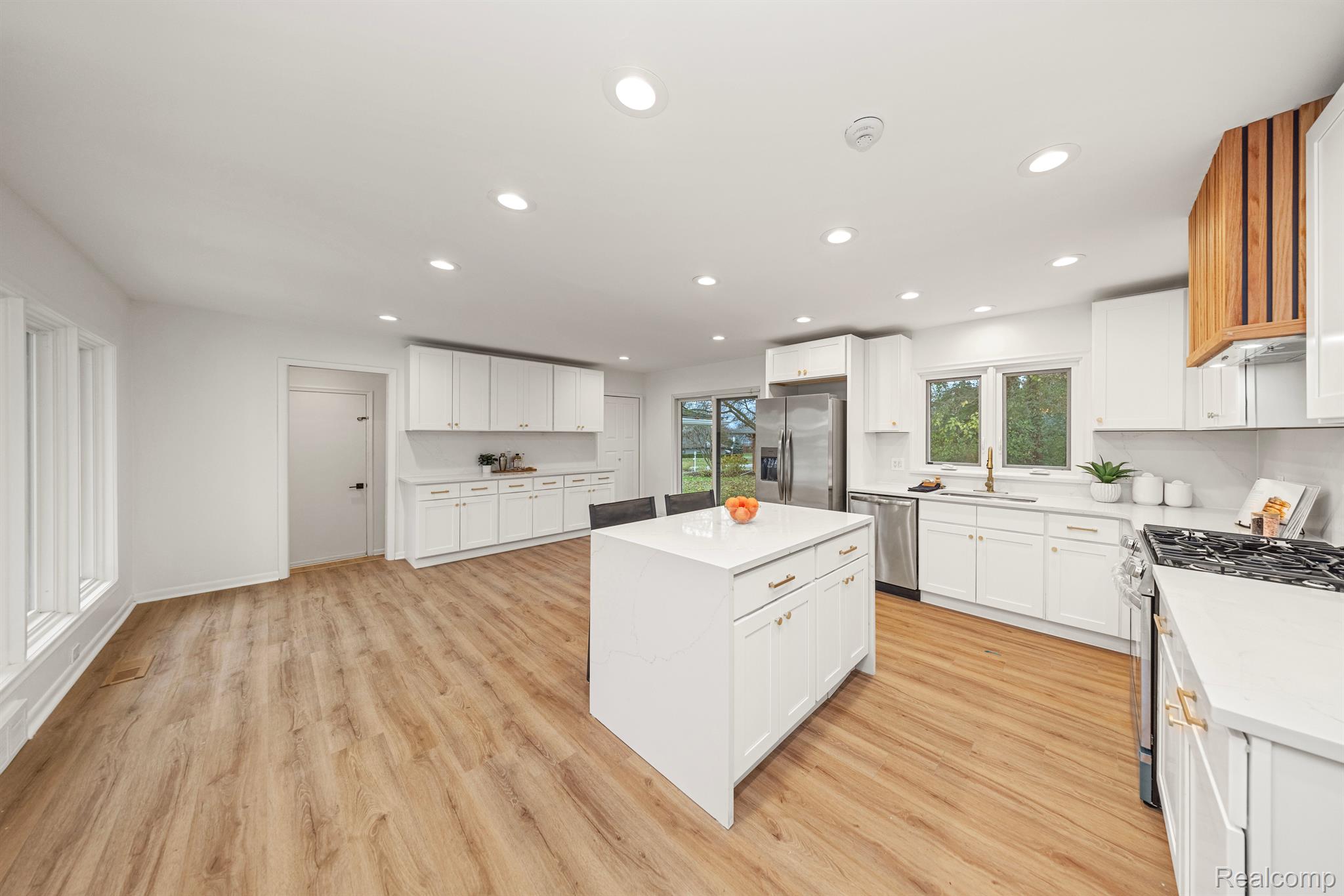 6850 WHITE PINE Drive